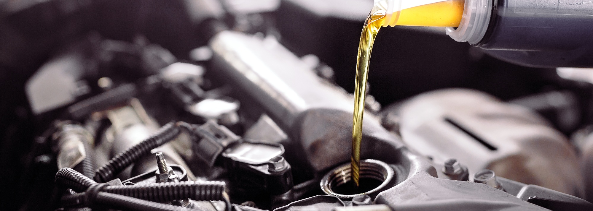 banner O que fazer se o seu carro perde óleo?